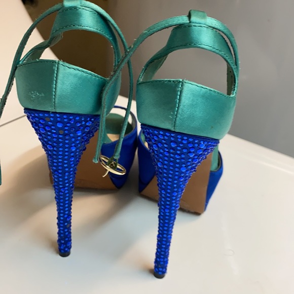 Stilettos - Picture 2 of 3